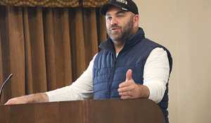 Hebert speaks on Community Foundation at Chamber meeting